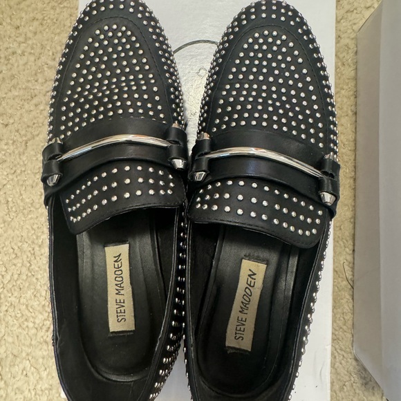 Limited edition Steve Madden Studded loafers! - Picture 2 of 3